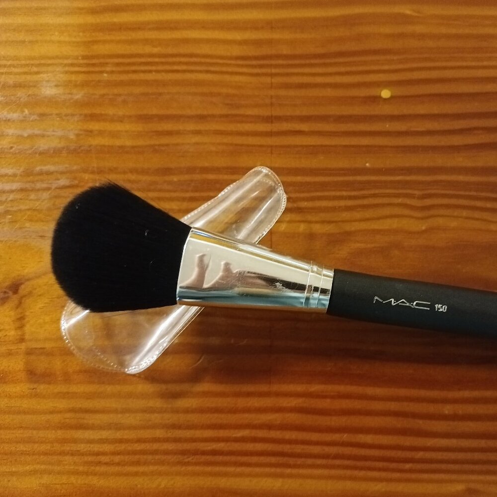 MAC Blush Brush 150
